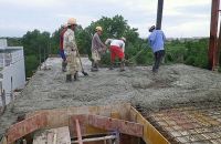 Kinh nghiệm xử lý khi đổ bê tông xong trời mưa